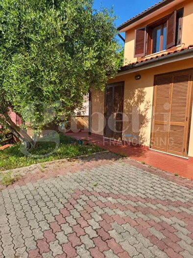 Appartamento con 5 locali in vendita in Rio