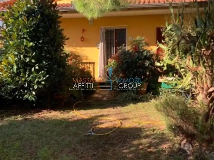 Casa con 5 locali in vendita in Via Quercioli, Massa