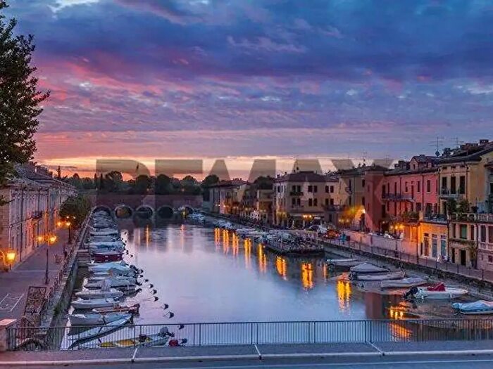 Appartamento con 5 locali in vendita in Peschiera Del Garda