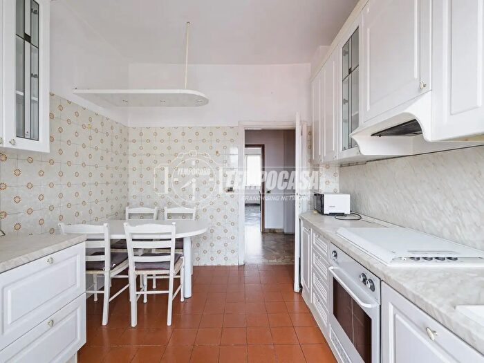 Appartamento quadrilocale in vendita in Via Belgirate B, Milano