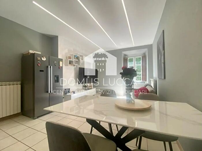 Appartamento trilocale in vendita in Borgo A Mozzano