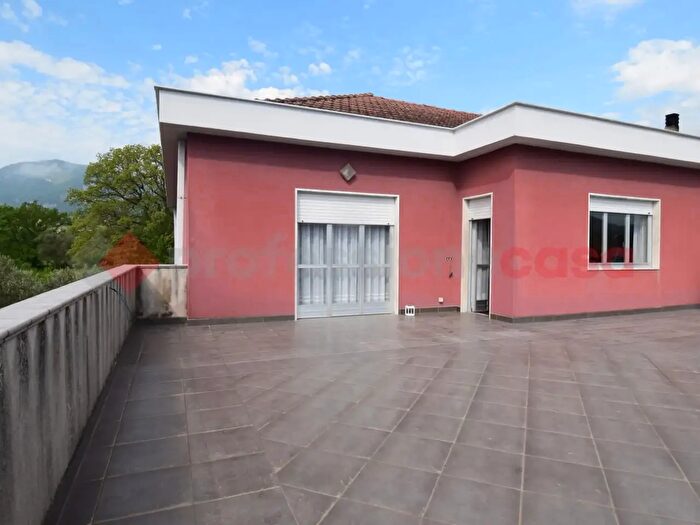 Appartamento quadrilocale in vendita in Contrada Seperoni Snc, Senerchia