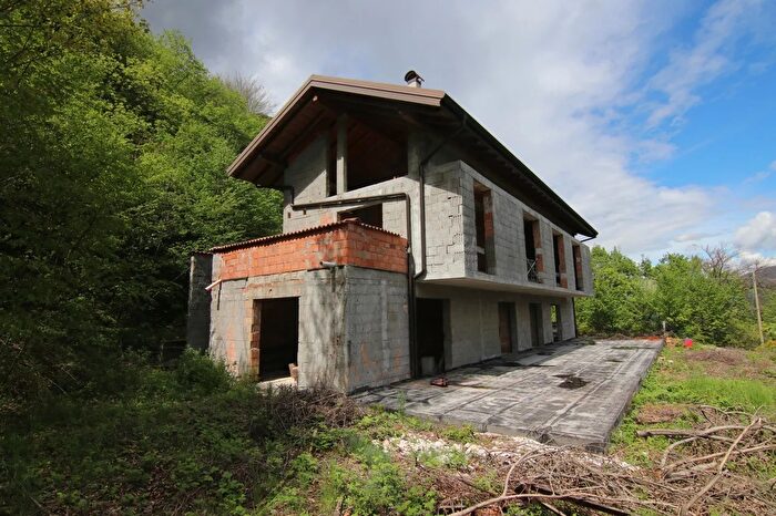 Casa con 8 locali in vendita in Via Margone, Trento