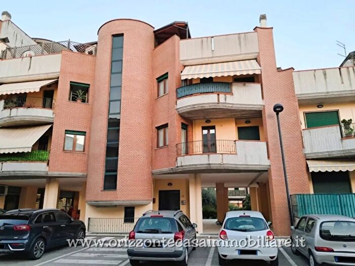 Appartamento con 6 locali in vendita in Ascoli Piceno