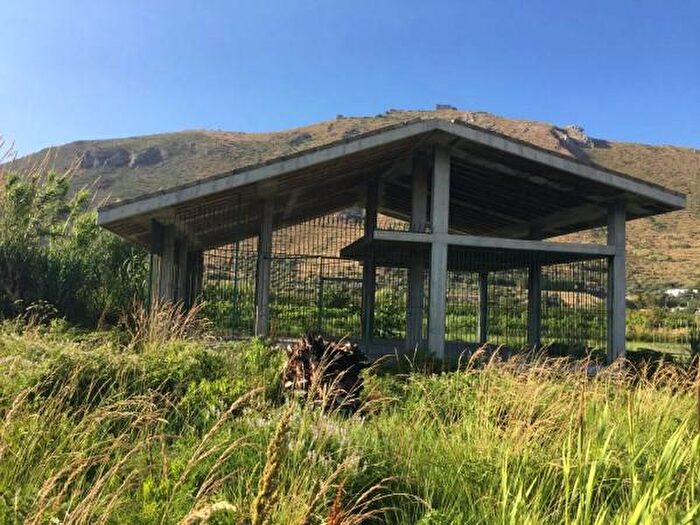 Casa quadrilocale in vendita in Mondragone