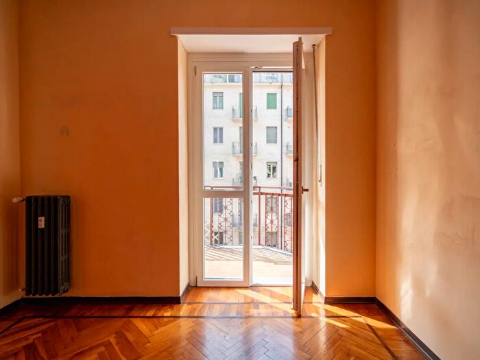 Appartamento trilocale in vendita in Via Boston, Torino