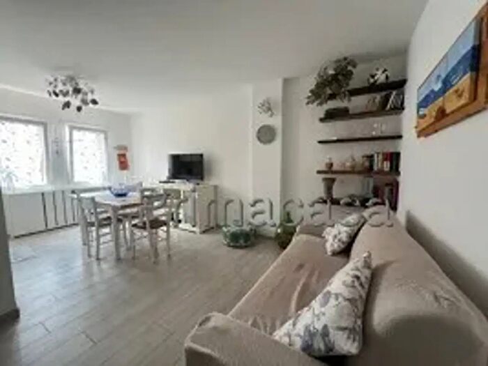 Appartamento trilocale in vendita in Via Sottomarina, Chioggia