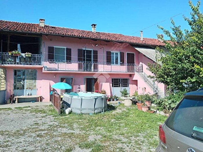 Casa con 6 locali in vendita in Via Villafranca, Centro, Vigone