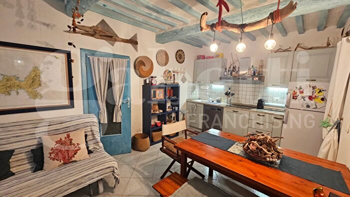 Appartamento trilocale in vendita in Porto Azzurro