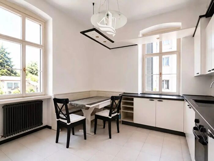 Appartamento trilocale in vendita in Via Petrarca, Merano