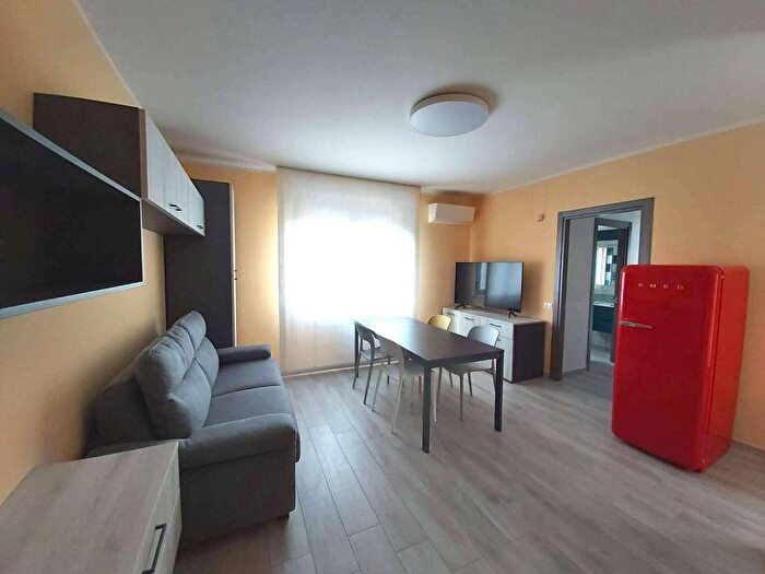 Appartamento trilocale in affitto in Cavour, Ancona