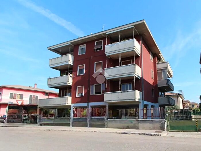 Appartamento quadrilocale in vendita in Via Generale Bava, Verona