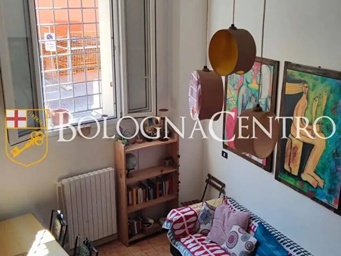 Appartamento bilocale in vendita in Via del Pratello, Bologna