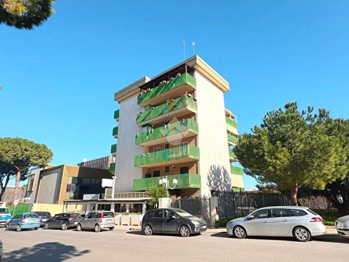 Appartamento trilocale in vendita in Via Amerigo Vespucci, Barletta