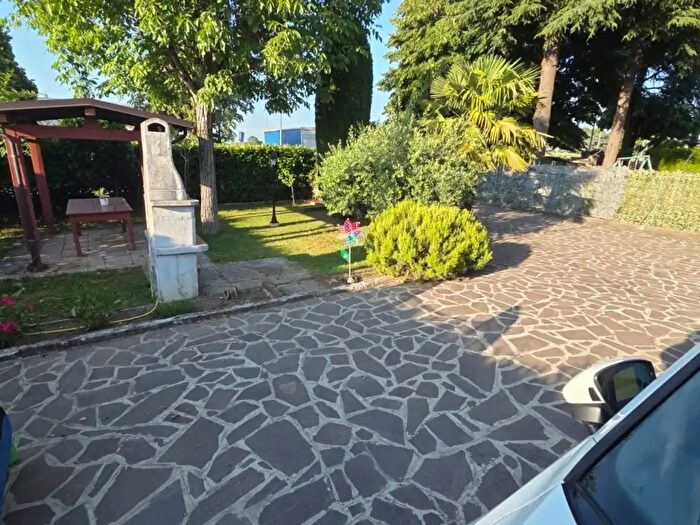 Casa quadrilocale in vendita in Via Sant'Antonio, Formigine