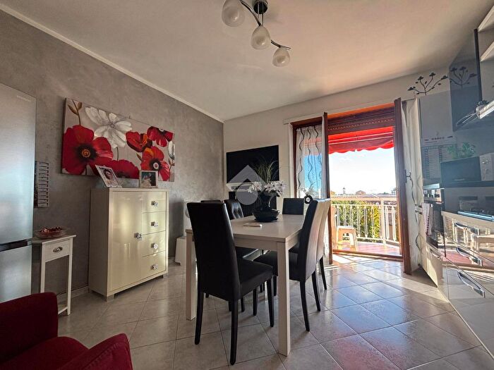 Appartamento quadrilocale in vendita in Via Stazione, None