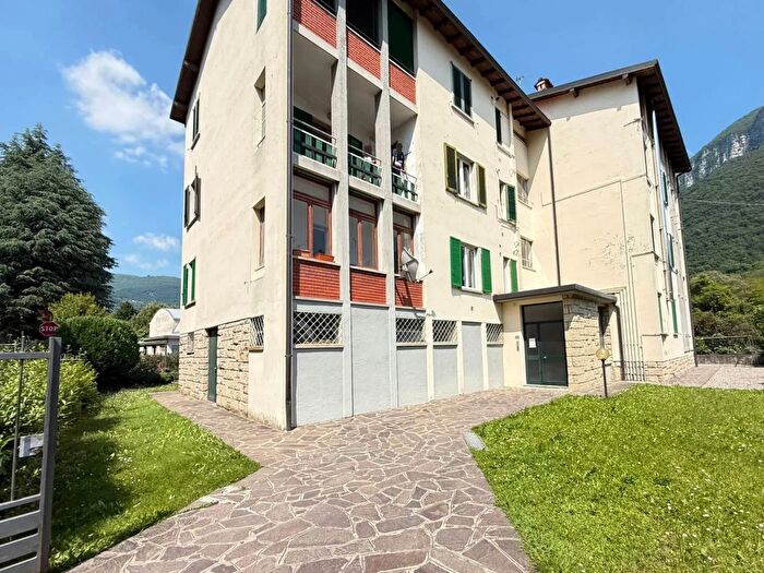 Appartamento quadrilocale in vendita in Via NazionaleCasazza, Casazza