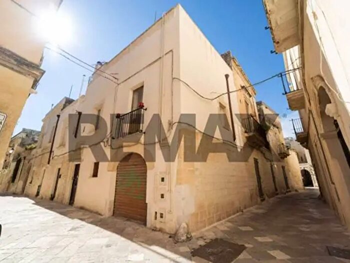Appartamento quadrilocale in vendita in Vico Protonobilissimi, Lecce