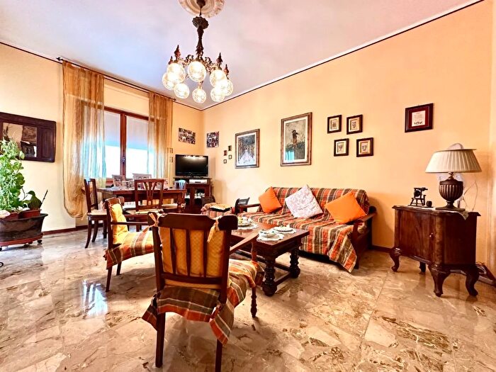 Appartamento quadrilocale in vendita in Via degli Orti, Tortona