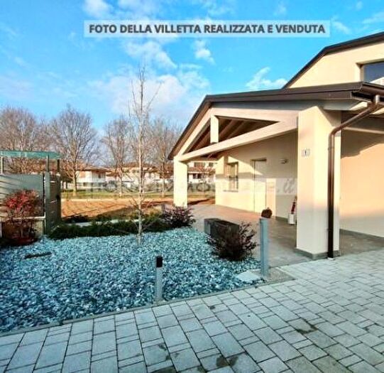 Casa con 5 locali in vendita in Via Abruzzo, Cadeo