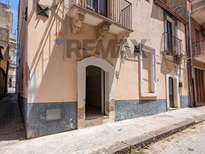 Casa quadrilocale in vendita in Via Maria Montessori, Grammichele