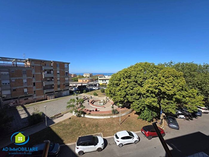 Appartamento trilocale in affitto in Largo Venezia, Marechiaro, Anzio