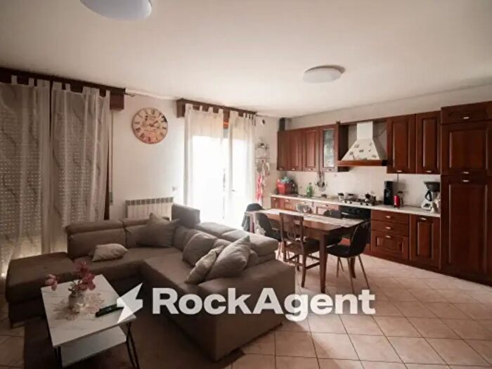 Appartamento con 5 locali in vendita in Montecalvo In Foglia