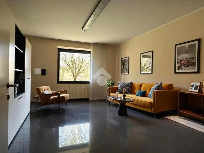 Appartamento con 5 locali in vendita in Vicolo Goito, Asti