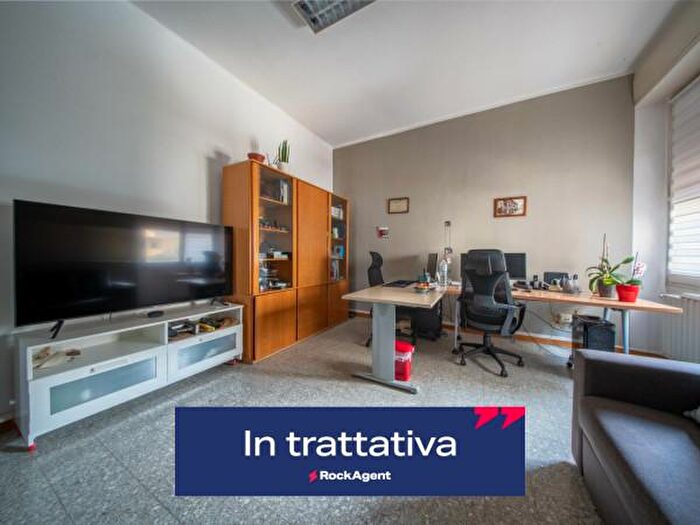 Appartamento con 6 locali in vendita in Via Tempio, Sassari