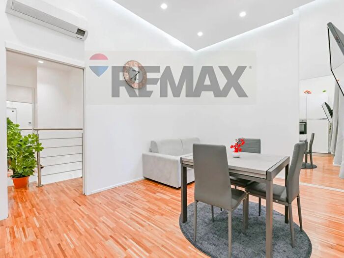 Appartamento trilocale in vendita in Via Bartolomeo Sestini, Milano