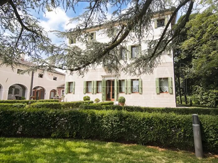 Appartamento con 5 locali in vendita in Mogliano Veneto