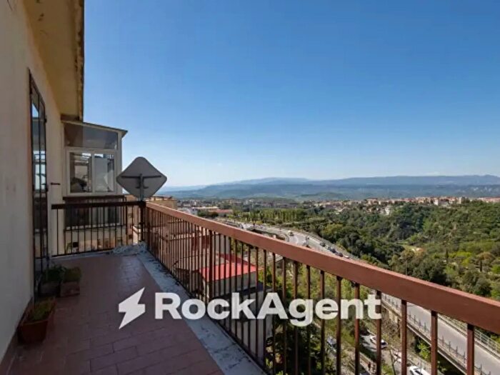 Appartamento con 6 locali in vendita in Via Madonna dei Cieli, Catanzaro