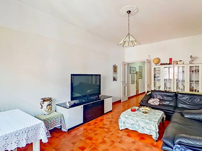 Appartamento trilocale in vendita in Via Mare di Bering, Roma