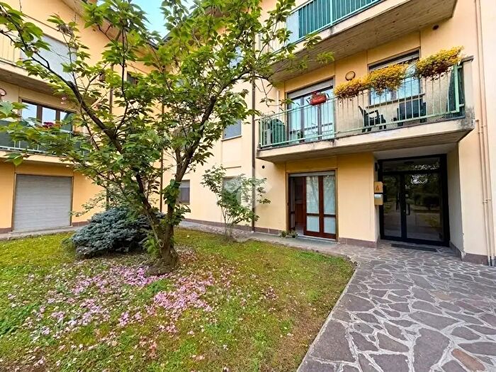 Appartamento trilocale in vendita in Via dei Crederi, Fara Gera DAdda