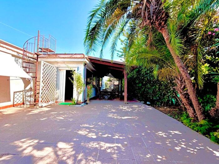 Appartamento con 5 locali in affitto in Via Igea, Mondello Valdesi, Palermo