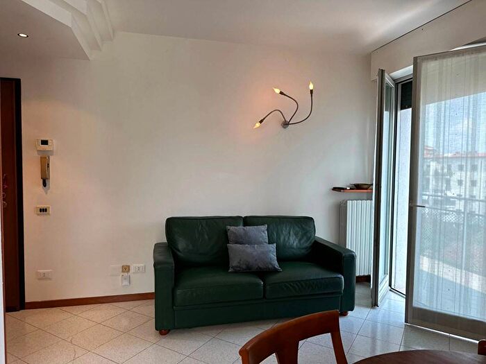 Appartamento bilocale in affitto in Via Giuseppe Ravizza, Canovine, Bergamo