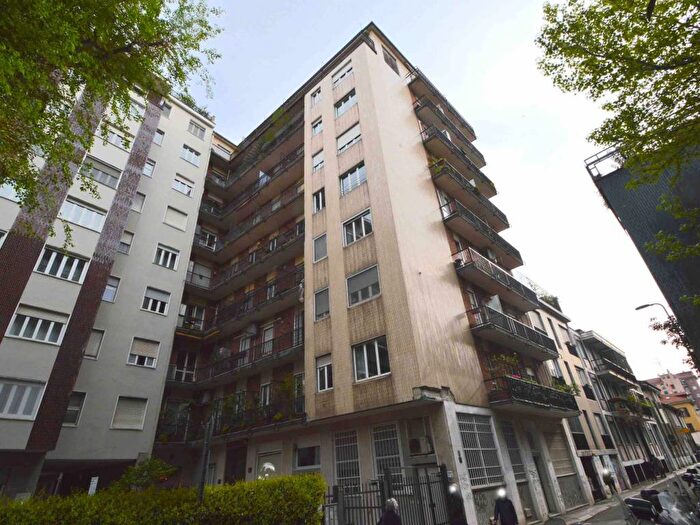 Appartamento bilocale in affitto in Via Voghera, Solari, Milano