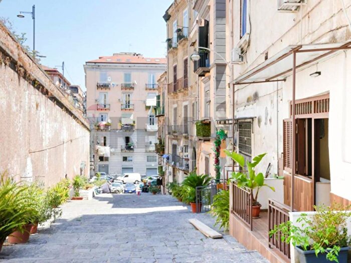 Appartamento monolocale in affitto in Via San Severino, Centro Storico, Napoli