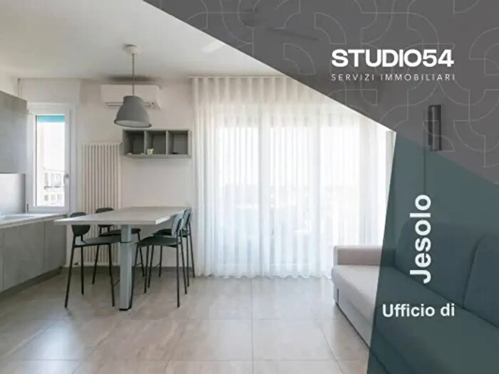 Appartamento trilocale in vendita in Via Silvio Trentin, Jesolo