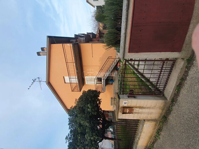 Appartamento trilocale in vendita in Via Aldo Moro, Castel Bolognese