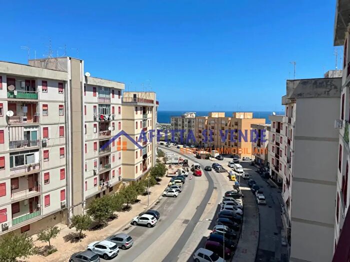 Appartamento con 5 locali in vendita in Viale Algeri, Siracusa