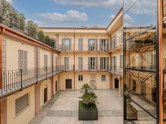 Appartamento bilocale in affitto in Via Cavour, Centro, Arona