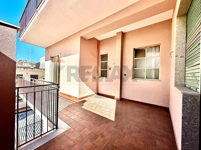 Appartamento con 5 locali in vendita in Francesco Cilea, Acireale