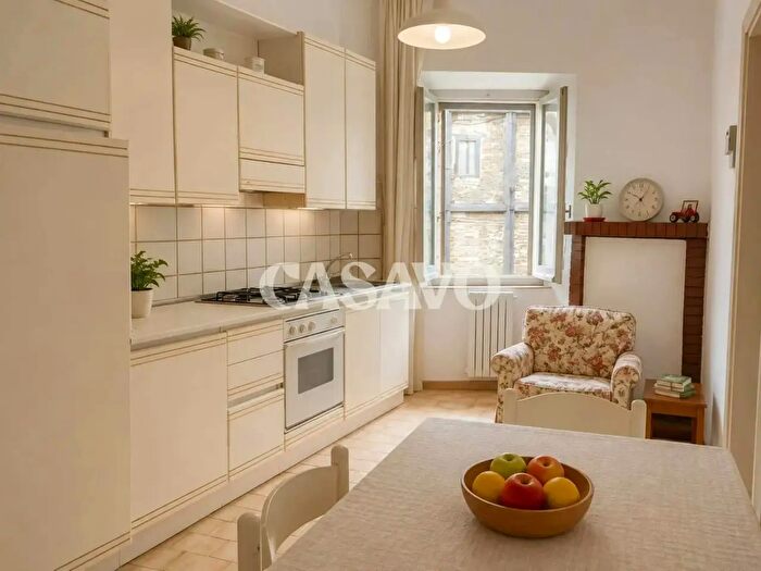 Casa con 10 locali in vendita in Piazza Regina Margherita, Maltignano