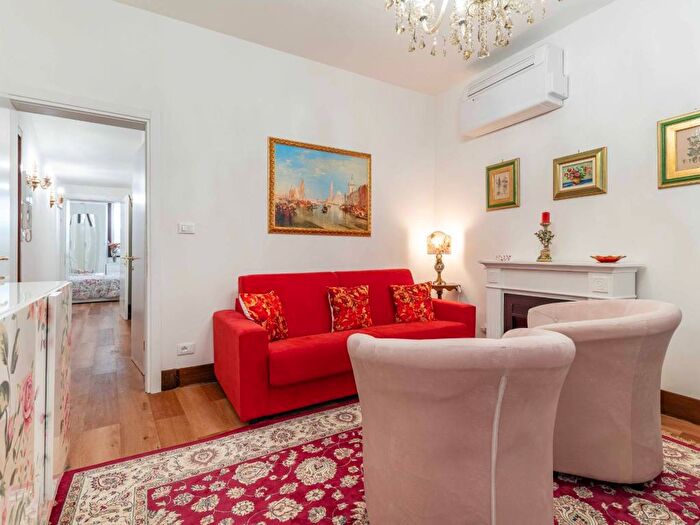 Appartamento trilocale in affitto in Santa Croce, Venezia