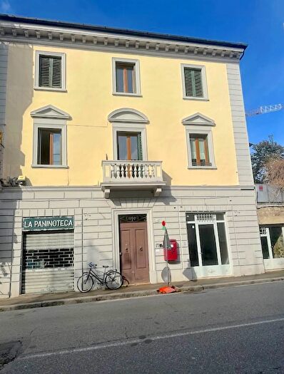 Appartamento con 8 locali in vendita in Firenze, Firenze