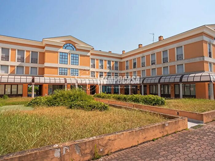 Appartamento quadrilocale in vendita in Via Brescia, Montichiari
