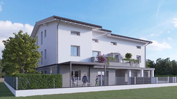 Appartamento trilocale in vendita in Via Vittime delle Mafie Snc, San Pietro In Casale