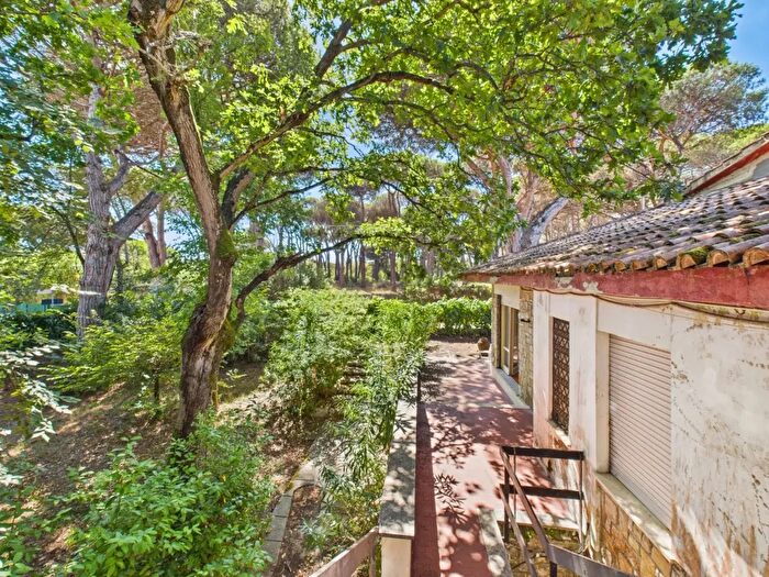 Casa con 6 locali in vendita in Via Flacca, Fondi