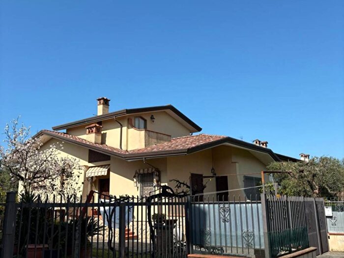 Casa trilocale in affitto in Ripa Pozzi Querceta Ponterosso, Seravezza